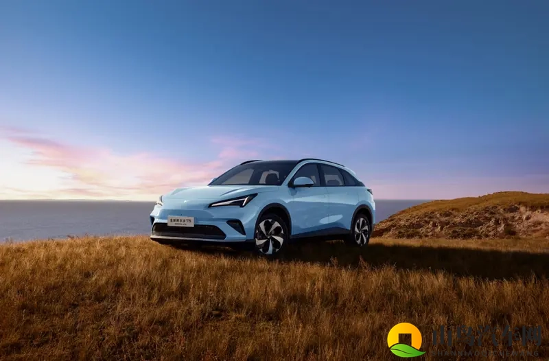 家庭出行新宠全新阿尔法T5增程版，智能泊车新纪元-1