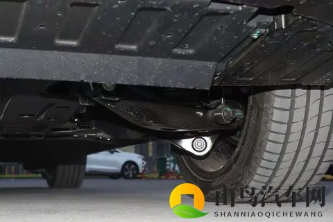 试驾埃安i60高功纯电版：空间智能拉满，10万级纯电惊喜-3