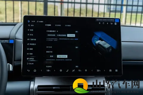 现在选 SUV 都快挑花眼了，这台却靠 “实在” 卖爆了-3