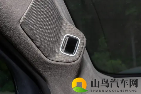 30 万级六边形战士！腾势 N8L 大六座 + 1300 续航，家庭出行闭眼冲～-1