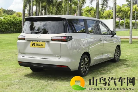 10万级家用MPV新标杆！7座大空间+电滑门，星光 730值得一看-1