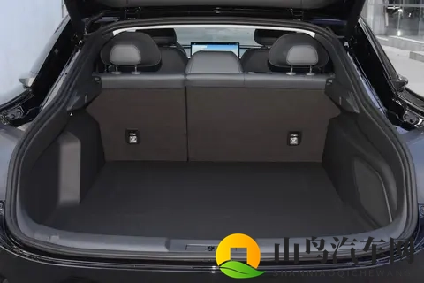 想买13万级纯电轿车，不一定看小鹏M03，刚上市的长安启源A06更强-1