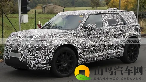 EMA平台打造 路虎“Baby Defender”谍照曝光 有望2027年发布-3