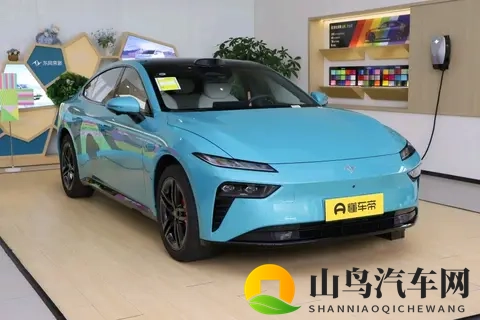 15万级轿跑四驱,激光雷达+8295P全系标配,抢先实测eπ007+-3