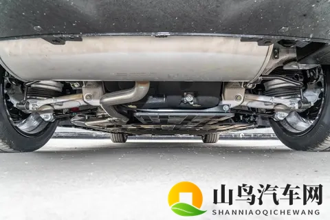 家用通勤不纠结！阿维塔 06 新能源轿车深度体验-3