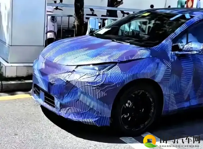 比亚迪全新海豚曝光，改为后驱布局，预计2026年上市-1