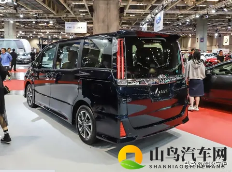 奶爸的神车?丰田Noah亮相:缩小版“埃尔法”来袭,约132万元-3