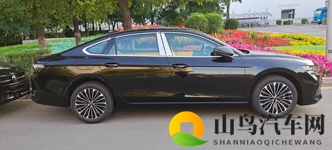 迈腾B9这次改到心坎里！物理键+华为HiCar，17万级合资车首选？-2