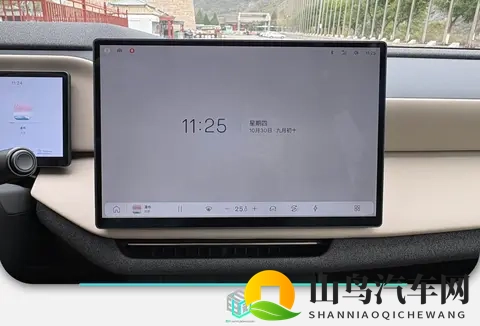 插混架构下，安全仍然是底色 试驾沃尔沃全新XC70-1