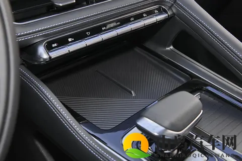 吉利这次真把中式豪华做成了！星瑞东方曜凭什么让我这么满意？-3