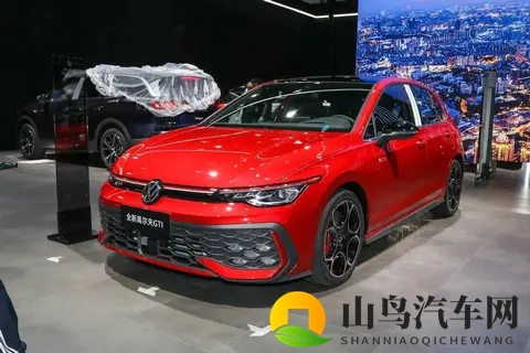 2026款高尔夫GTI来袭，20T可69秒破百，燃油钢炮还有未来吗？-1