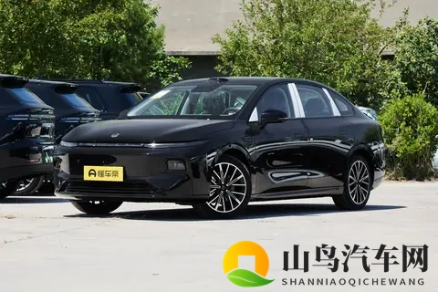 空间大、续航长、配置高，起售价不到9万元，零跑B01能买吗？-3