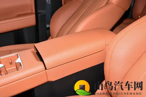 方程豹钛7试驾:这车到底能不能买?全家一起看车才靠谱-2