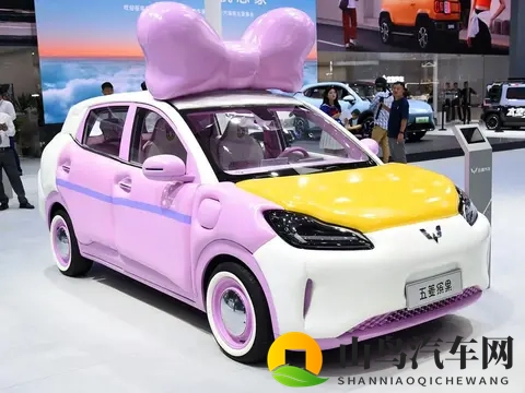 AI给100款热门轿车打分 比亚迪极氪霸榜 五菱缤果现黑马式跃升-1