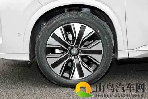 家用插混SUV选哪个？深度解析第三代蓝电E5 PLUS，处处都是惊喜！-2