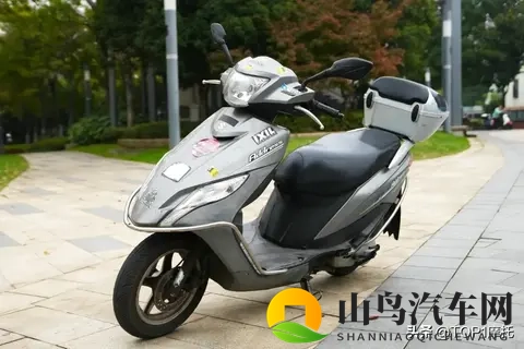 5年骑了37万公里！外卖小哥的铃木UU125还没到极限-3