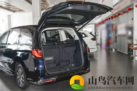 本田奥德赛实测：混动MPV的空间魔法与实用哲学-2