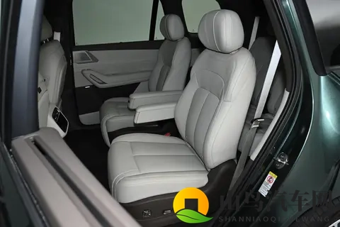 把客厅搬上车？腾势 N8L 凭 3 个 “L” 征服全家！-3