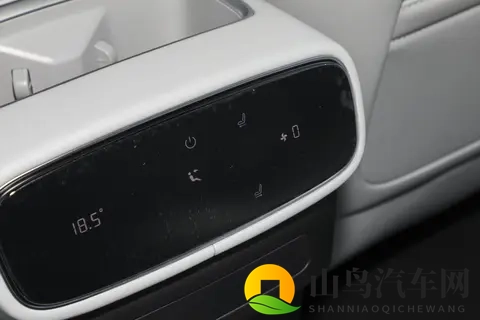 花30多万买一辆大型六座SUV，图啥？看完这篇再说-1