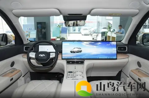 1899万就能买的大型SUV,车长超5米2,配大6座,风云T11-2