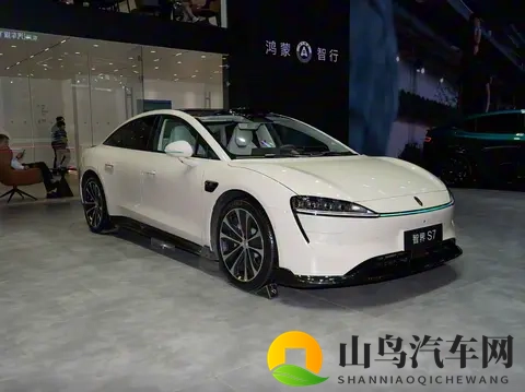 10月销量破万，智界汽车靠智界R7打赢“翻身仗”？-2