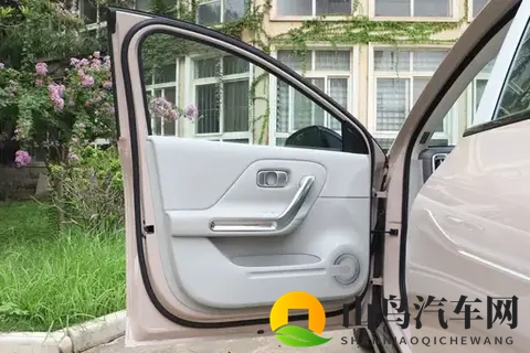 10万级家轿怎么选？650km续航+激光雷达，这台的确有点料-1