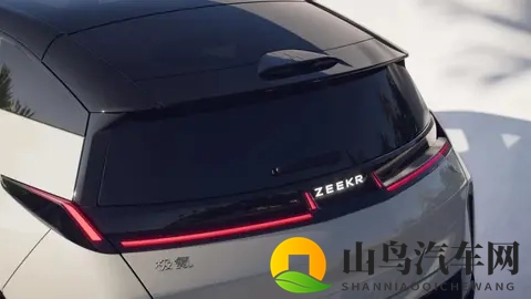 内饰升级 动力续航提升 新款极氪X迎上市-3