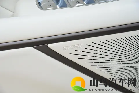 30万内家用MPV新选项！二三排共轨、全系激光雷达，还有惊喜-1