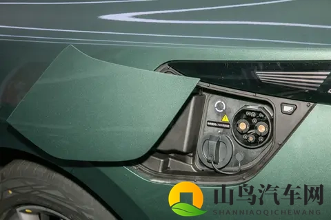 轴距达到3000mm,星途星纪元ES 2025款,纯电轿车中的实力派!-3