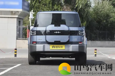 比亚迪又上新车！不到18万起，全家出游轻松搞定，家用真香-3