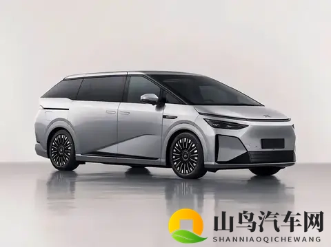 “用92号汽油就跑1400公里的豪华电车,真这么神?小鹏X9增程版”-1