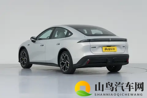 10 毫秒磁流变悬架 + 零重力座椅，深蓝 L06 太懂年轻人-1