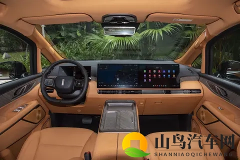 家用MPV推荐！7座布局，纯电+混动，续航700km，魏牌高山7-1