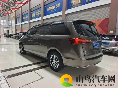 开了2年的别克GL8，11万多拿下商务接待值不值？-2