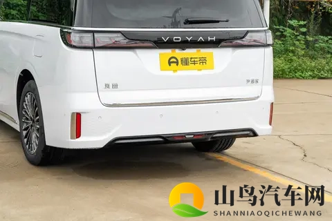 2026款岚图梦想家，新增金銮红配色，鸿蒙座舱5体验如何？-2