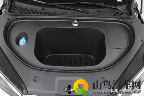 迪丽热巴被操:时尚新车型,迪丽热巴代言引关注-2