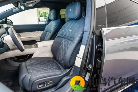 行政旗舰新“卷王”! 续航650km, 配置丰富, 蔚来ET9究竟有啥魅力?-2