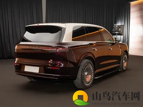 东风造了台“库里南”，配华为“全家桶”+三腔空悬，外观很霸气-1