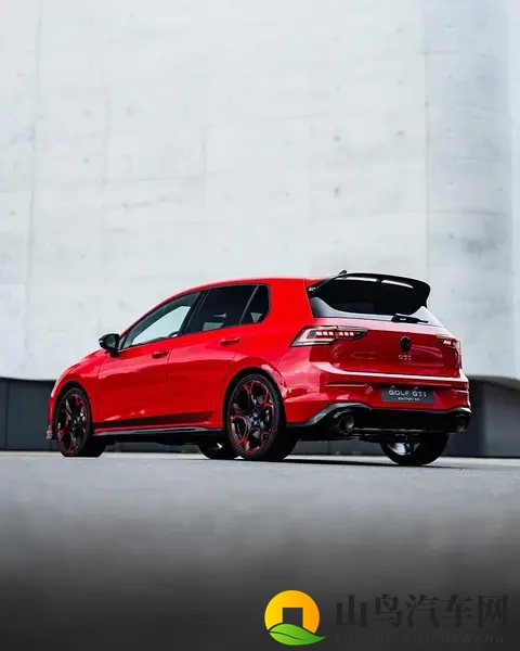 老车迷疯了，GTI居然还活着，它比电动车更懂人心-2