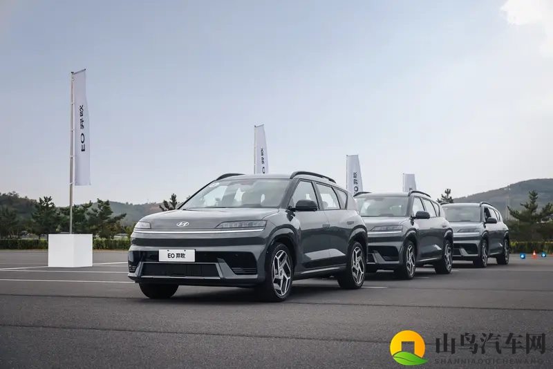 这才是纯电市场的品质觉醒 试驾北京现代EO羿欧-1