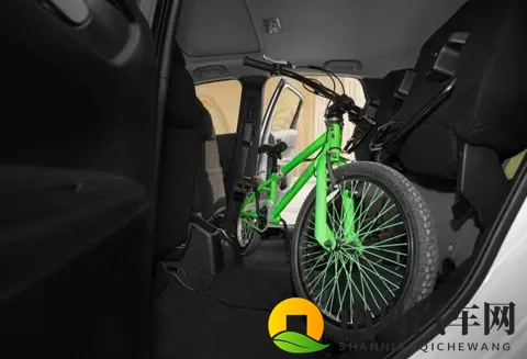 市场很热闹，用户更务实！如何看待争议之下的“飞度现象”-3