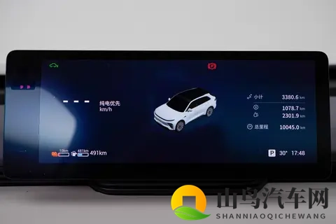 探秘2025款星纪元ET增程版 四驱至臻尊享：豪华与实用的结合-1