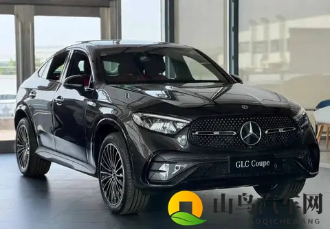 奔驰GLC腰斩定价，老车主炸锅，豪华车底裤被扒了-1