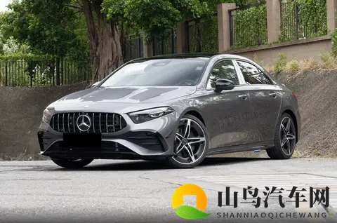 官方零百提速51s，最大功率225kW，动态体验2025款奔驰A级AMG-3