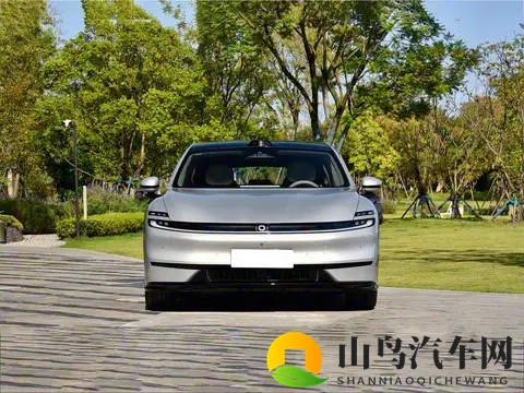 全新纯电中型轿跑亮相！预售不足12万起，还配无框车门+掀背尾门-2