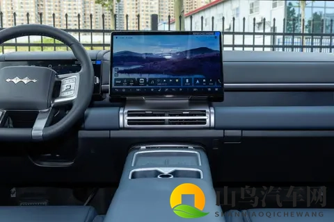 方程豹钛 7：20万级家庭出行的贴心伙伴，科技大空间SUV的实力担当-3