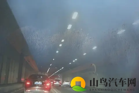 男生和女生一起差差差APP：汽车消费新体验：差评平台颠覆购车观念-1