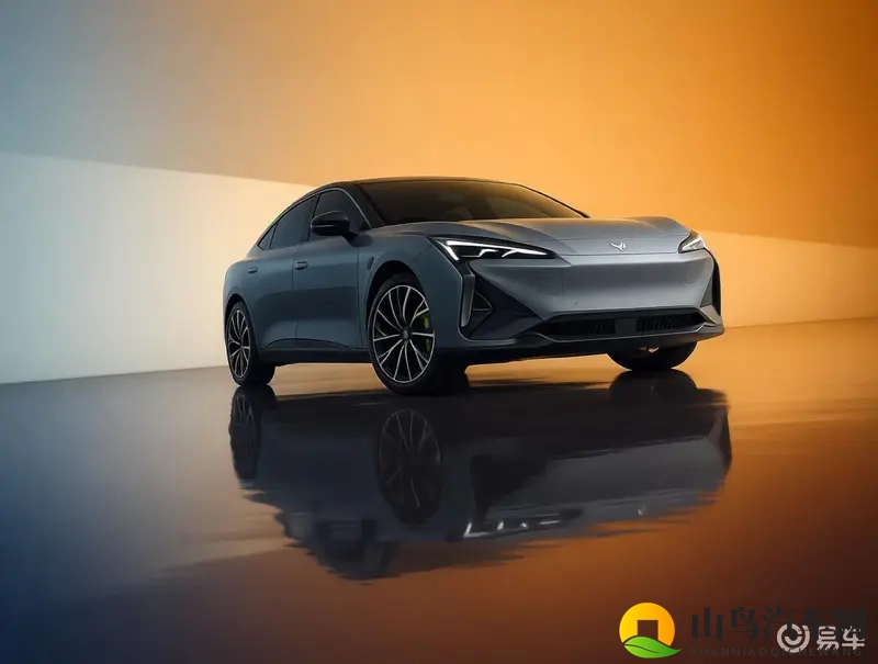 极狐阿尔法S5:onebox系统，高效紧急避障，卓越操控-1