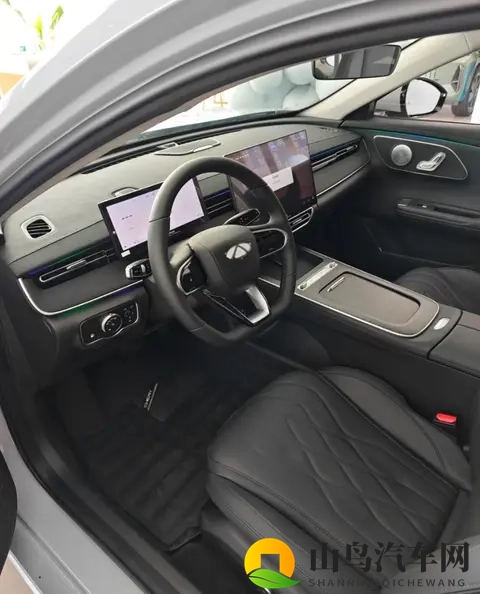 家用新能源轿车二选一：风云A8L对比秦L舒适节能多维度，谁更适合-2