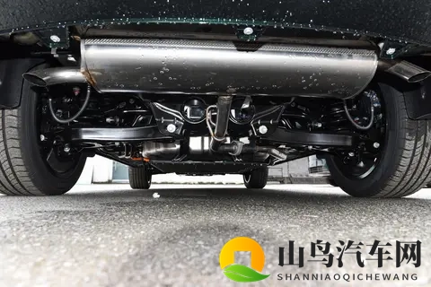 230km纯电续航+电混四驱 12万级蓝电E5 PLUS值不值得冲？-3